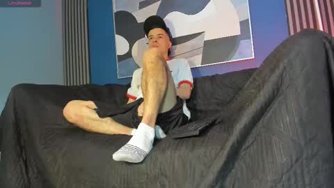 Snapshot of kevinn_blue chatting on 14, 11, 2025 Sexy Hot Kevin online show from 14, 11, 2025