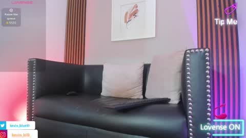 Snapshot of kevinn_blue chatting on 20, 11, 2025 Sexy Hot Kevin online show from 20, 11, 2025