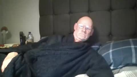 kevlooking4sez online show from 25, 4, 2026