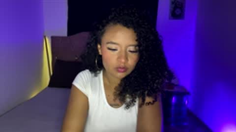 Snapshot of keyla_roberts_ chatting on 30, 4, 2026 Adhara. Help me reach 100 likes online show from 30, 4, 2026