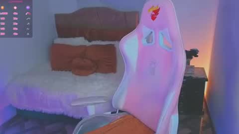Snapshot of keyla_roberts_ chatting on 25, 7, 2026 Adhara. Help me reach 100 likes online show from 25, 7, 2026