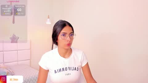 Snapshot of khloe_houston chatting on 8, 6, 2026 Khloe online show from 8, 6, 2026