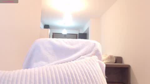 Snapshot of khloe_star chatting on 6, 3, 2025 Khloe online show from 6, 3, 2025