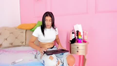 Snapshot of khloeblake chatting on 10, 12, 2024 Khloe online show from 10, 12, 2024