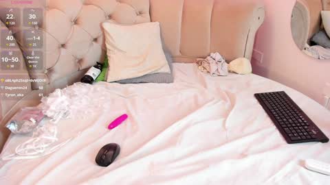 Snapshot of khloeblake chatting on 10, 1, 2025 Khloe online show from 10, 1, 2025