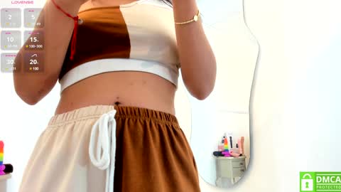 Snapshot of khloeblake chatting on 5, 2, 2025 Khloe online show from 5, 2, 2025