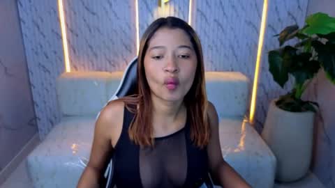 Snapshot of kiara_tx chatting on 1, 6, 2026 Follow me.. Live 1430 to 2100 online show from 1, 6, 2026