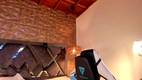 kiara_velvet__ online show from 6, 4, 2026