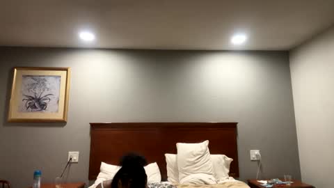 HunneysPlayRoom online show from 14, 2, 2025