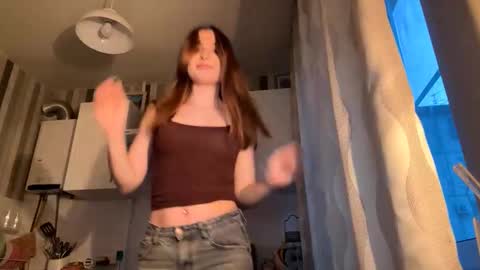 Ola my name is Lissa  Lets hit 10 Thumbs Up together   online show from 25, 3, 2026