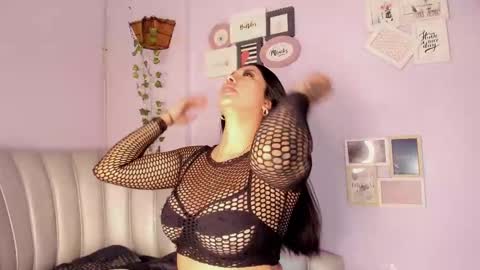 Snapshot of kiim_taaylor chatting on 9, 2, 2025 Kim online show from 9, 2, 2025