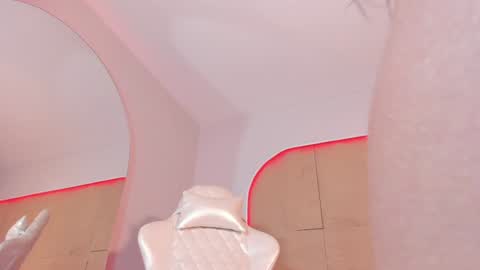 Snapshot of kiimcooper chatting on 28, 1, 2025 KIM COOPER online show from 28, 1, 2025