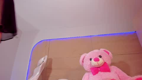 KIM COOPER online show from 17, 2, 2025