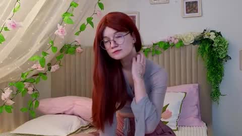 kiki_blue_eyes online show from 13, 10, 2025