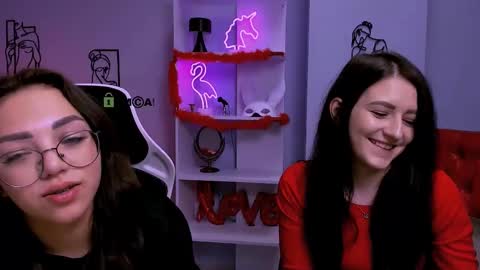 Snapshot of kiki_swan chatting on 12, 3, 2025 kiki_swan online show from 12, 3, 2025