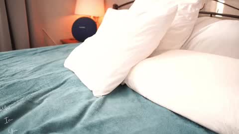       Something around 7 pm till 2 am PST online show from 21, 2, 2025