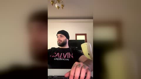 Snapshot of killerbeexxx chatting on 6, 5, 2026 killerbeexxx online show from 6, 5, 2026