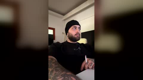 Snapshot of killerbeexxx chatting on 11, 5, 2026 killerbeexxx online show from 11, 5, 2026