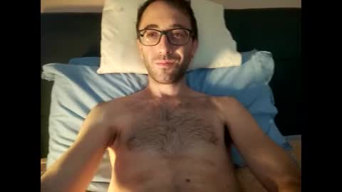 Snapshot of killua1993 chatting on 18, 10, 2025 kingstoned online show from 18, 10, 2025