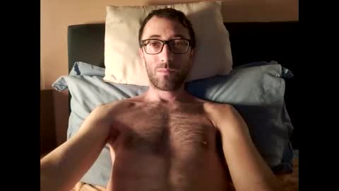 Snapshot of killua1993 chatting on 25, 10, 2025 kingstoned online show from 25, 10, 2025