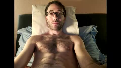 Snapshot of killua1993 chatting on 18, 11, 2025 kingstoned online show from 18, 11, 2025