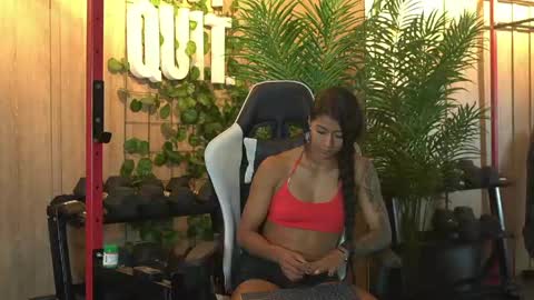 Snapshot of kim_beckett chatting on 5, 5, 2026 Kim online show from 5, 5, 2026