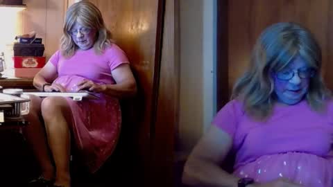 kim crossdresser     no nude room and clean chat only. online show from 10, 11, 2025