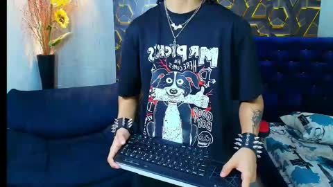 Snapshot of kim_curly_ chatting on 18, 4, 2026 KIM online show from 18, 4, 2026