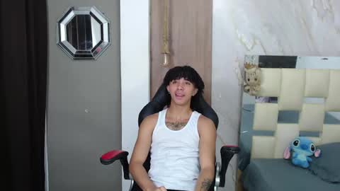 Snapshot of kim_curly_ chatting on 6, 5, 2026 KIM online show from 6, 5, 2026