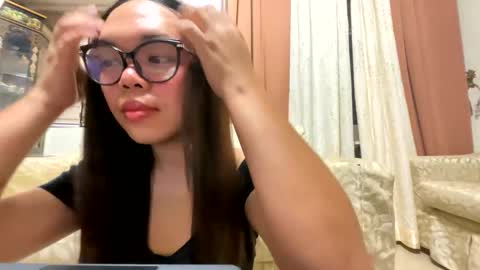 Snapshot of kim_kyile chatting on 10, 4, 2026 KYLIE online show from 10, 4, 2026