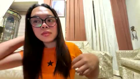 Snapshot of kim_kyile chatting on 12, 4, 2026 KYLIE online show from 12, 4, 2026