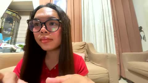 Snapshot of kim_kyile chatting on 13, 4, 2026 KYLIE online show from 13, 4, 2026