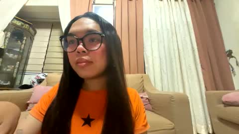 Snapshot of kim_kyile chatting on 16, 4, 2026 KYLIE online show from 16, 4, 2026