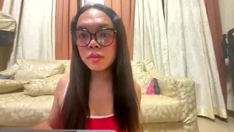 Snapshot of kim_kyile chatting on 29, 5, 2026 KYLIE online show from 29, 5, 2026