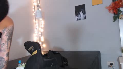 Snapshot of kimandyuk chatting on 18, 12, 2024 Kim Yuk online show from 18, 12, 2024