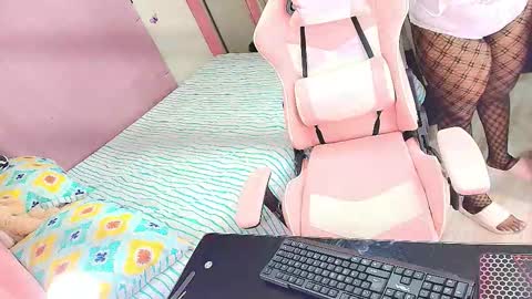 Snapshot of kimberly_bellu chatting on 4, 3, 2026 Anita. online show from 4, 3, 2026