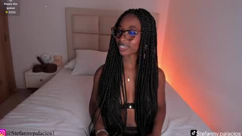 Snapshot of kimberlylenox chatting on 9, 4, 2026 Queen Kim online show from 9, 4, 2026