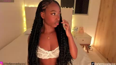 Snapshot of kimberlylenox chatting on 7, 6, 2026 Queen Kim online show from 7, 6, 2026