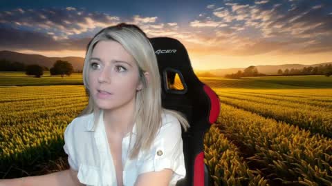 Wolfs Girl online show from 20, 12, 2024