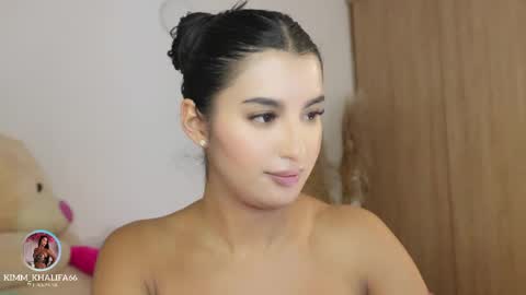 Snapshot of kimm_khalifa chatting on 25, 4, 2026 Kim online show from 25, 4, 2026
