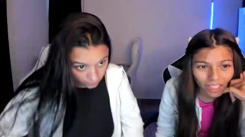 Snapshot of kimmi_foxy chatting on 8, 2, 2025 kimmi online show from 8, 2, 2025