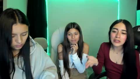 Snapshot of kimmi_foxy chatting on 23, 2, 2025 kimmi online show from 23, 2, 2025