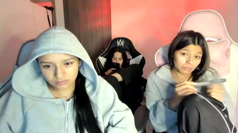 Snapshot of kimmi_foxy chatting on 9, 9, 2025 kimmi online show from 9, 9, 2025