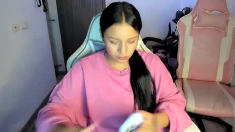 Snapshot of kimmi_foxy chatting on 22, 9, 2025 kimmi online show from 22, 9, 2025