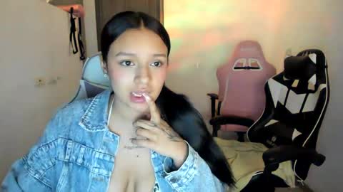 Snapshot of kimmi_foxy chatting on 24, 9, 2025 kimmi online show from 24, 9, 2025