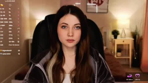 Snapshot of kimmie_shine chatting on 18, 4, 2026 Your Kimmie follow me online show from 18, 4, 2026