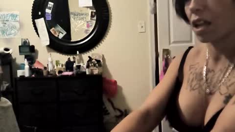 kimmiemode online show from 15, 10, 2025