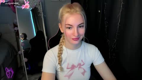 Snapshot of kimmy1_powell chatting on 24, 4, 2026 kimmy1_powell online show from 24, 4, 2026