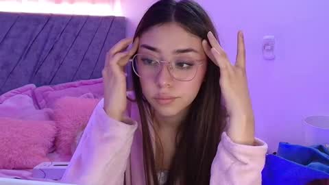 Snapshot of kimmy_veggaa chatting on 18, 9, 2025 kimm online show from 18, 9, 2025