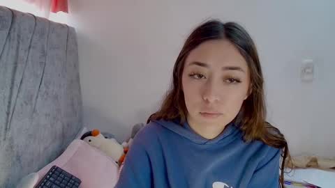 Snapshot of kimmy_veggaa chatting on 14, 10, 2025 kimm online show from 14, 10, 2025